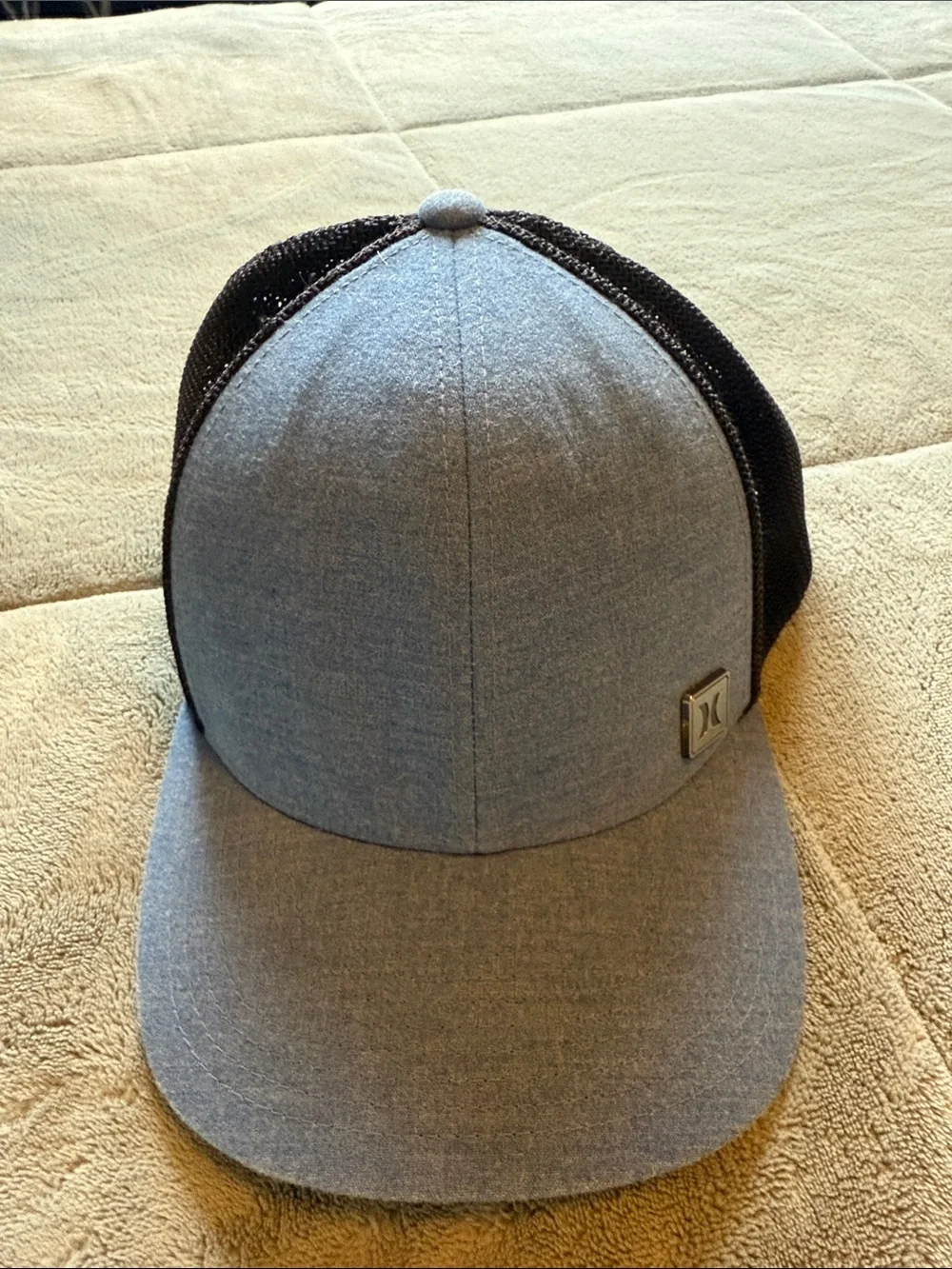 Hurley Gray Front Black Mesh Trucker Hat